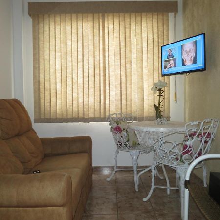 Apto Canto Do Forte - Praia Grande - Local Privilegiado - 100 Metros Da Praia - Internet Inclusa Ngoại thất bức ảnh