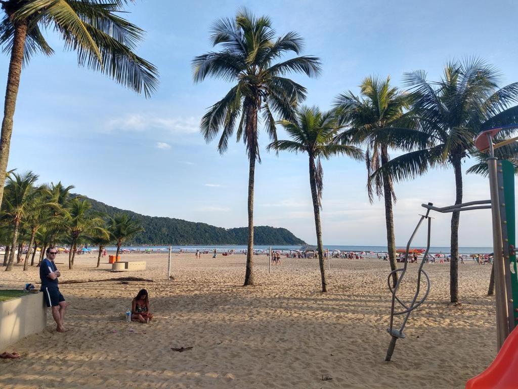 Apto Canto Do Forte - Praia Grande - Local Privilegiado - 100 Metros Da Praia - Internet Inclusa Ngoại thất bức ảnh
